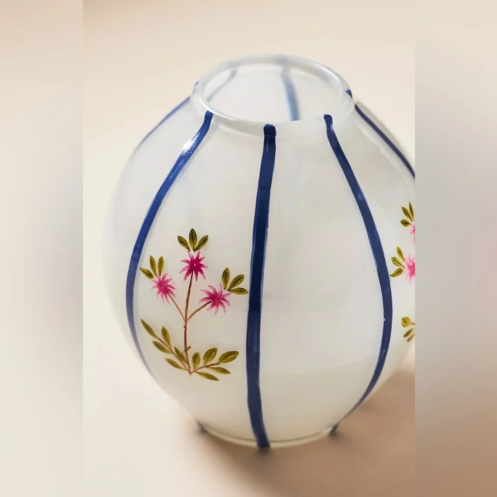 Anthropologie JOANNE FLORAL GLASS VASE Style No.  4554G934AA White/Blue Short